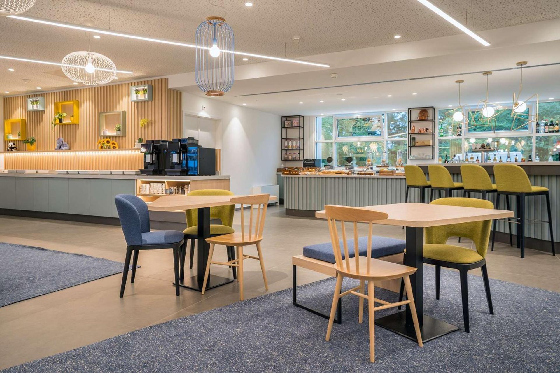 Отель Hampton By Hilton Locarno Лозон Экстерьер фото