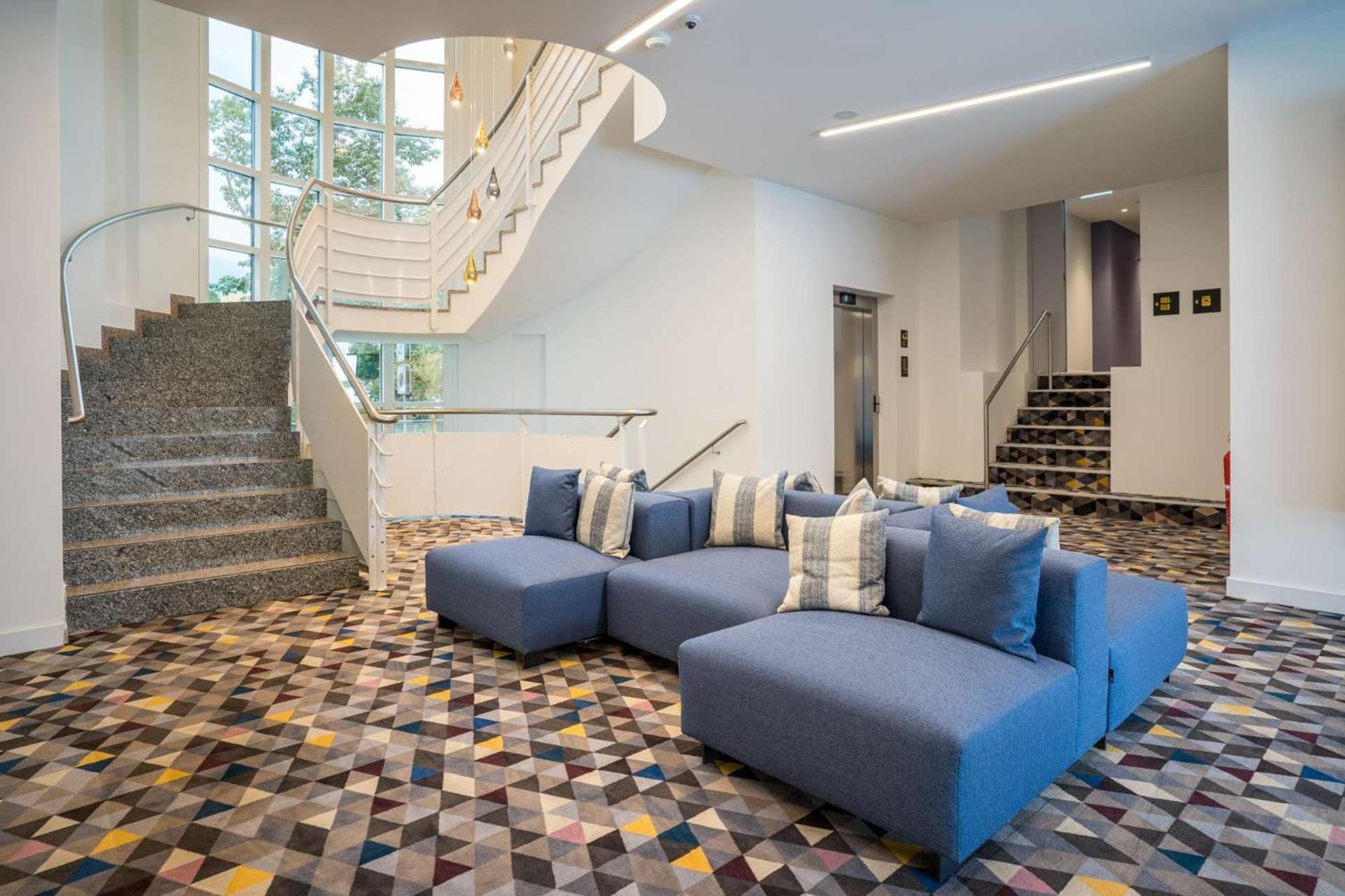 Отель Hampton By Hilton Locarno Лозон Экстерьер фото