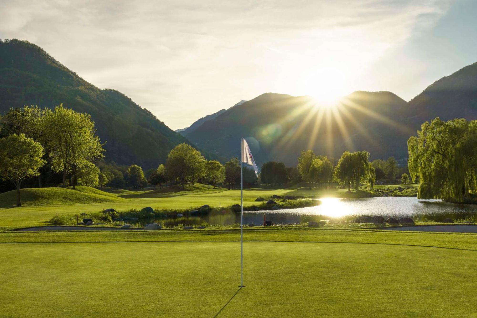 Отель Hampton By Hilton Locarno Лозон Экстерьер фото